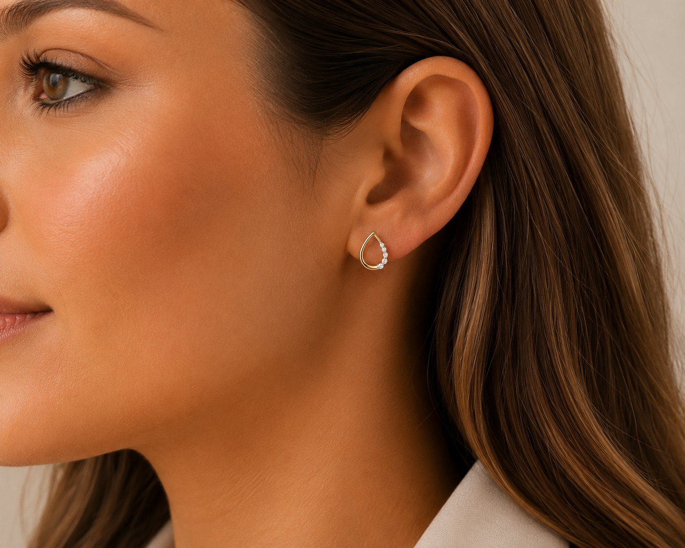 9ct Yellow Gold 0.10ct diamond pear shape studs