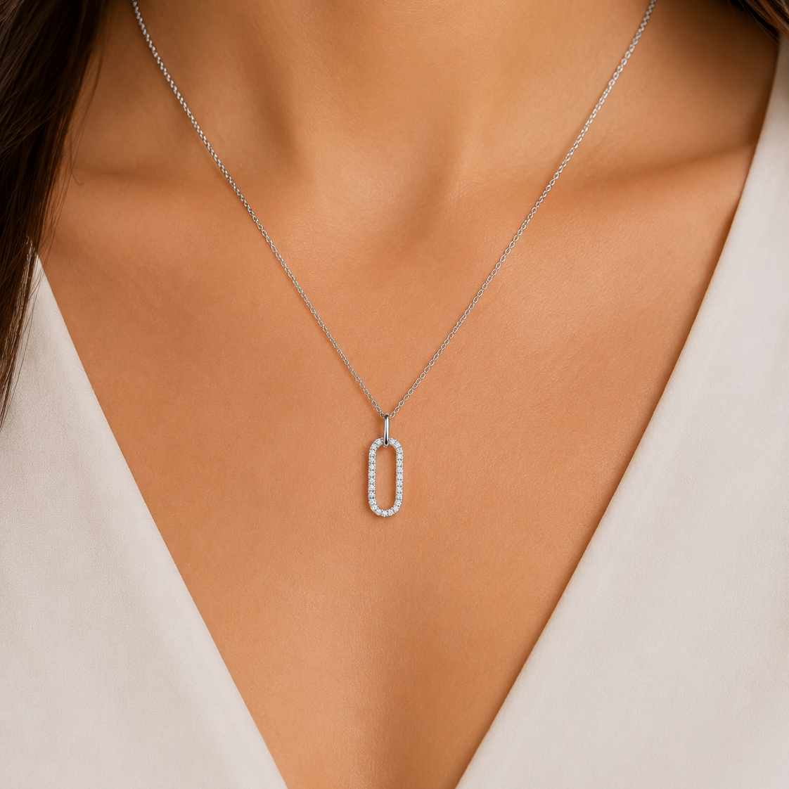 9ct gold 0.10ct diamond tapered circle slider pendant