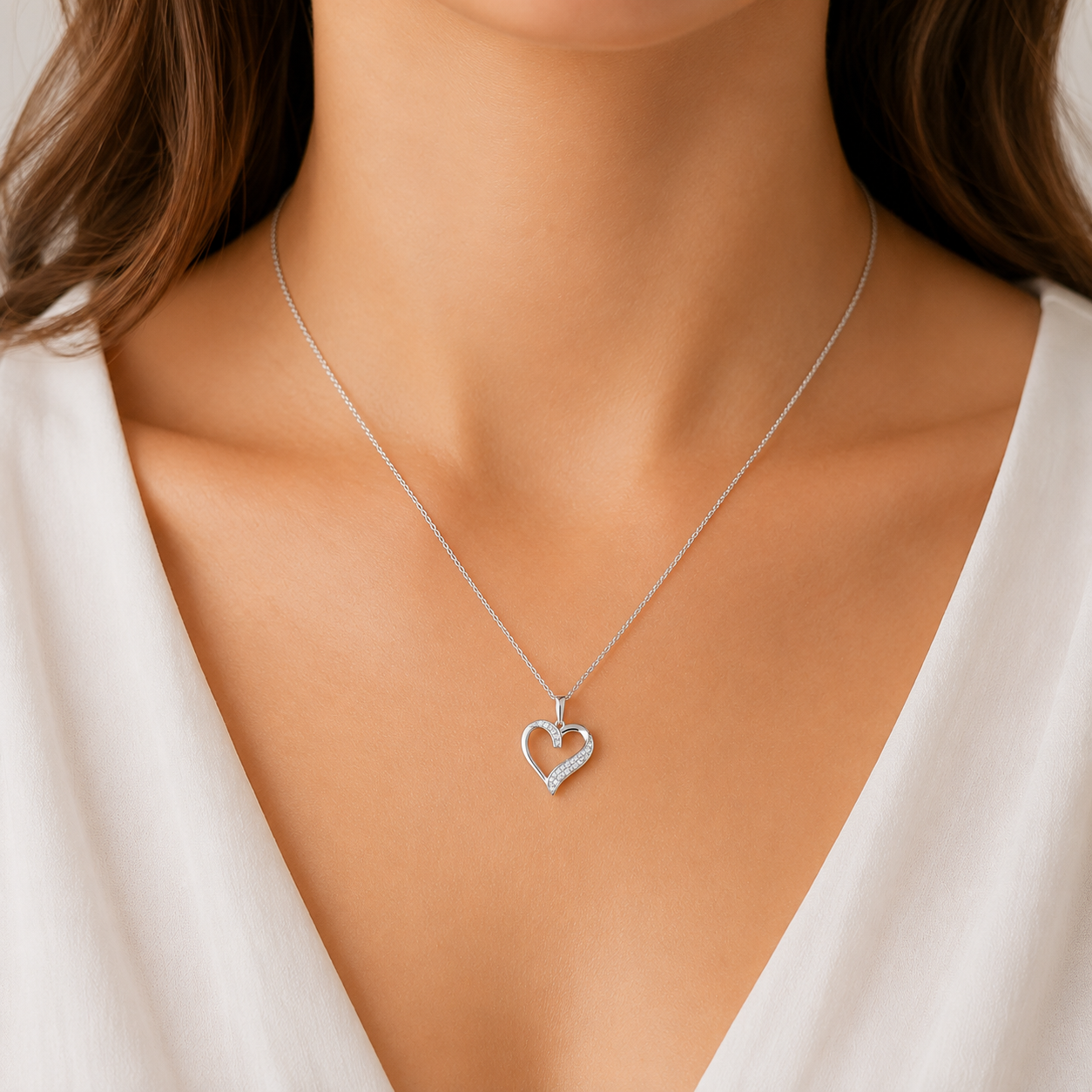 9ct white gold 0.03ct diamond heart pendant