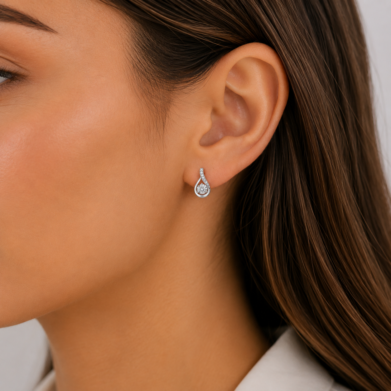 9ct white gold pear shape cubic zirconia stud earrings