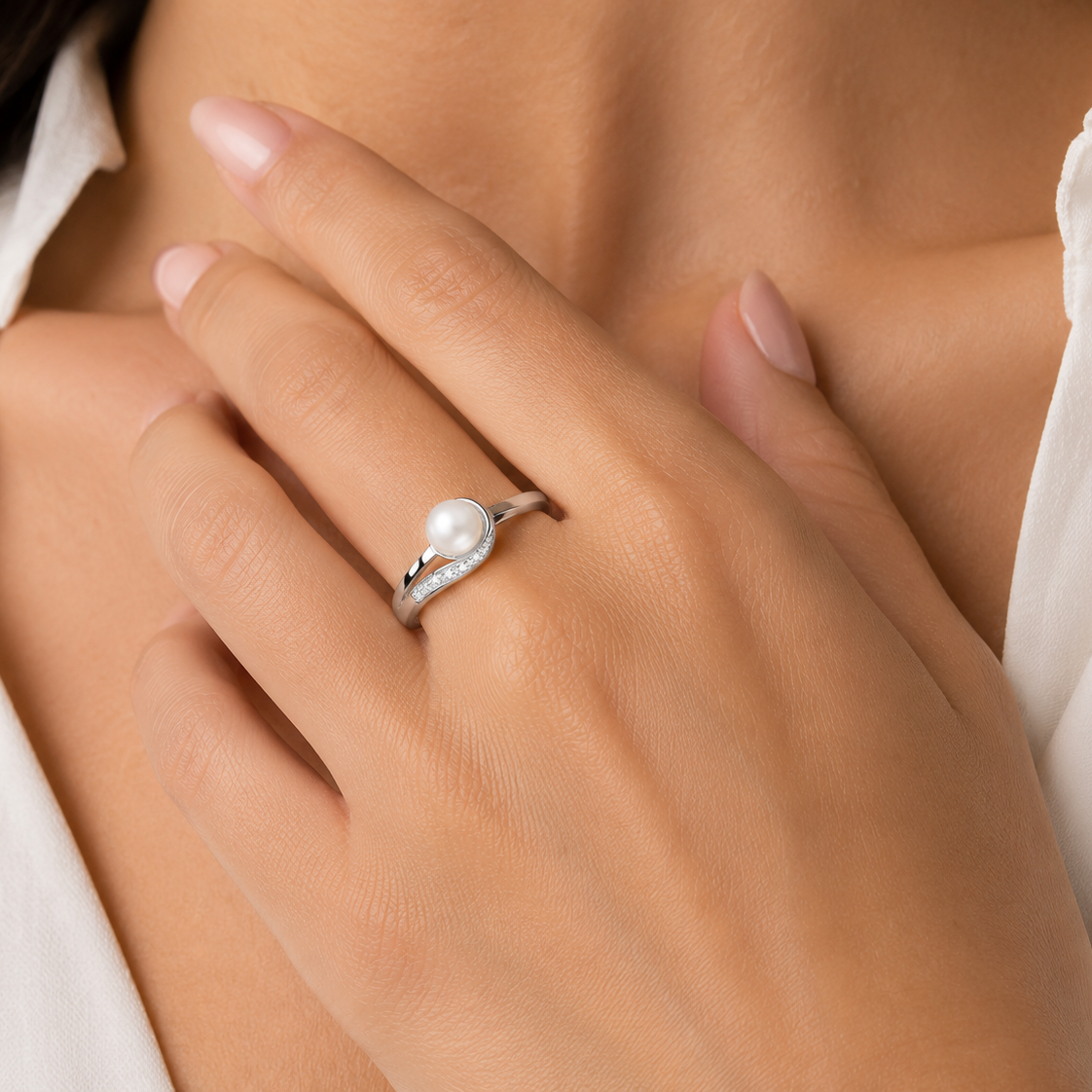 Sterling Silver freshwater pearl & diamond ring