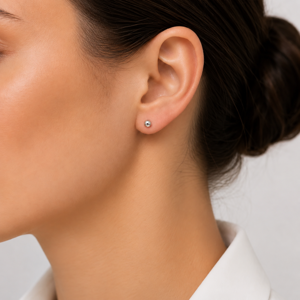 Sterling Silver polished 4mm ball stud earrings