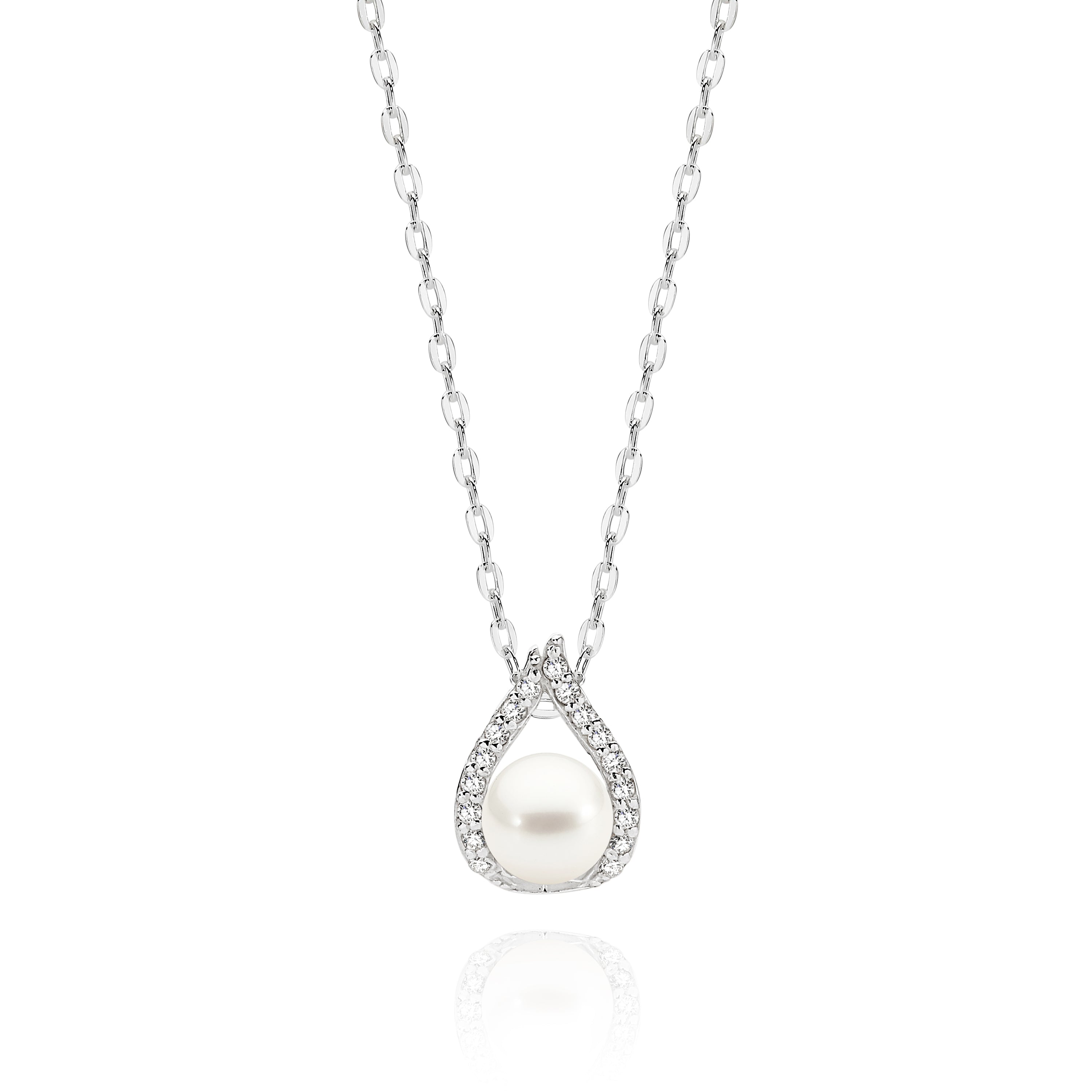 Silver pearl necklet