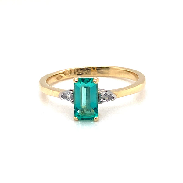 18CT Yellow Gold Emerald Ring
